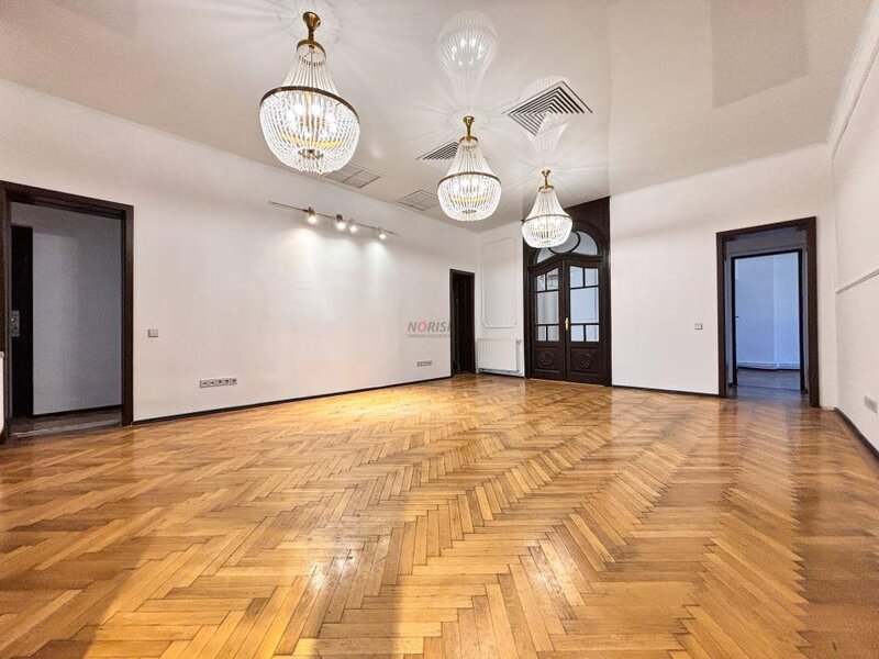 Parter vila interbelica 255mp, fosta resedinta a Generalului Tenescu, 0% comision.