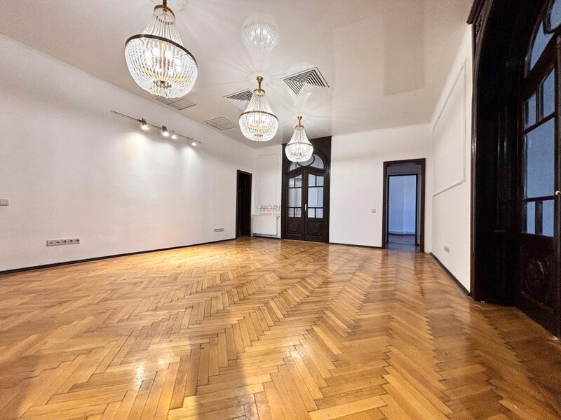 Parter vila interbelica 255mp, fosta resedinta a Generalului Tenescu, 0% comision.