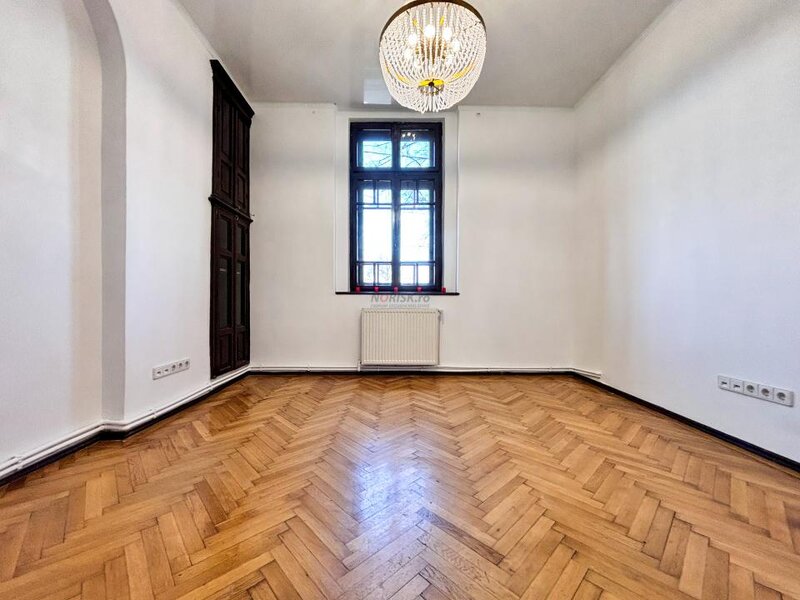 Parter vila interbelica 255mp, fosta resedinta a Generalului Tenescu, 0% comision.