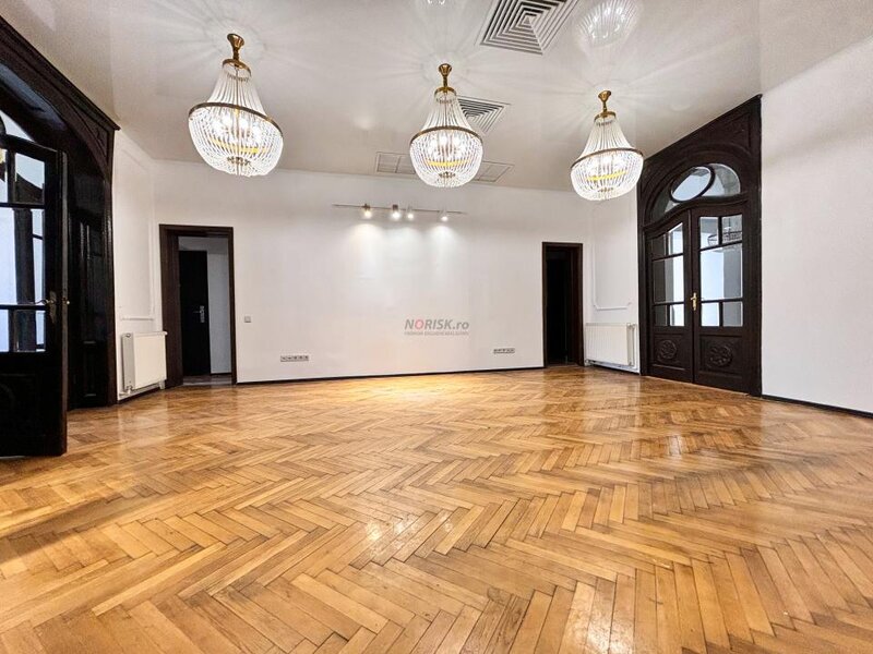 Parter vila interbelica 255mp, fosta resedinta a Generalului Tenescu, 0% comision.