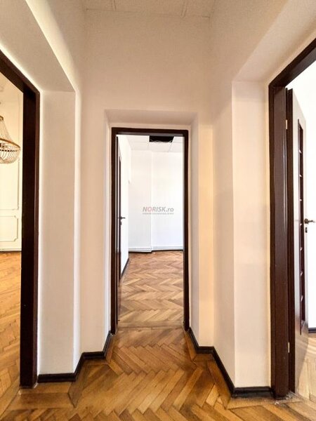 Parter vila interbelica 255mp, fosta resedinta a Generalului Tenescu, 0% comision.